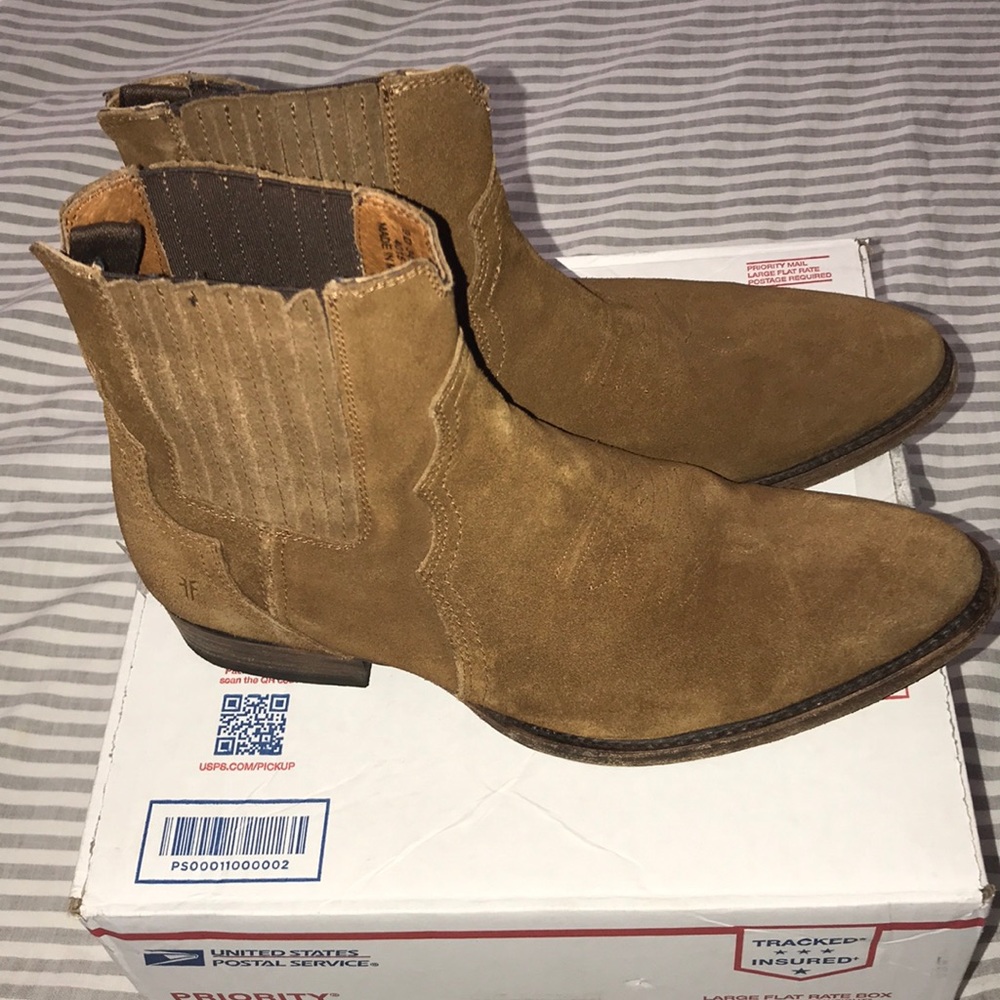 Used Frye Austin Chelsea boots
